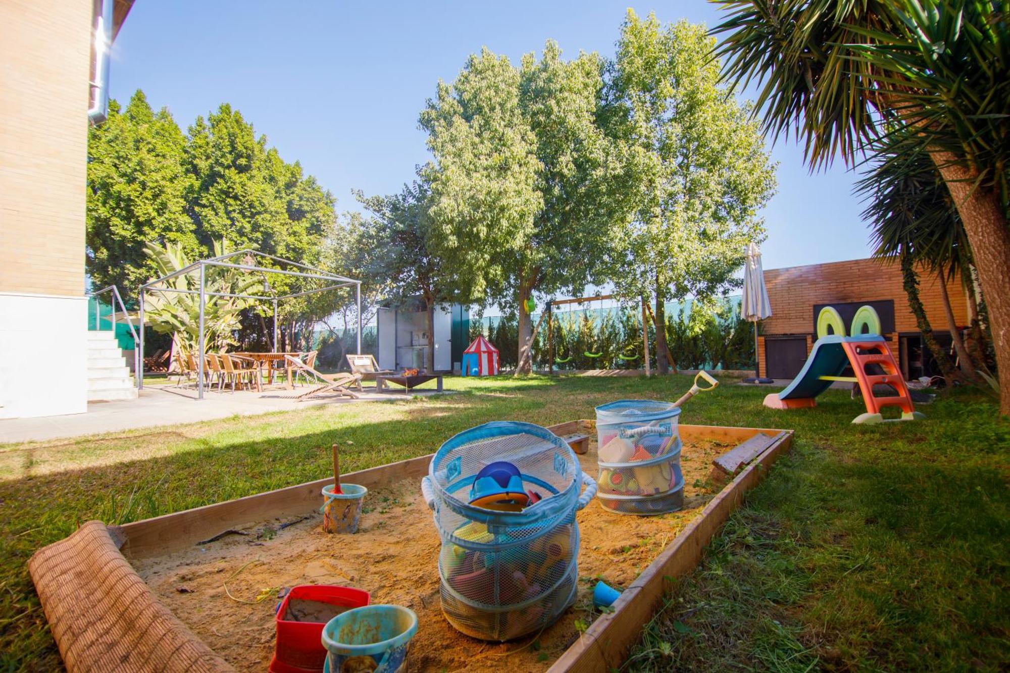 Hébergement de vacances Rentalsevilla Brisa Del Aljarafe Con Piscina Climatizada A 15 Minutos De Sevilla